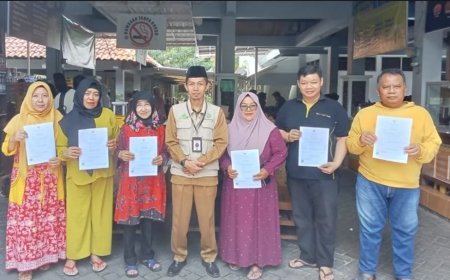 Penyerahan Sertifikat Halal Gratis di Kantin FMIPA Universitas Negeri Malang