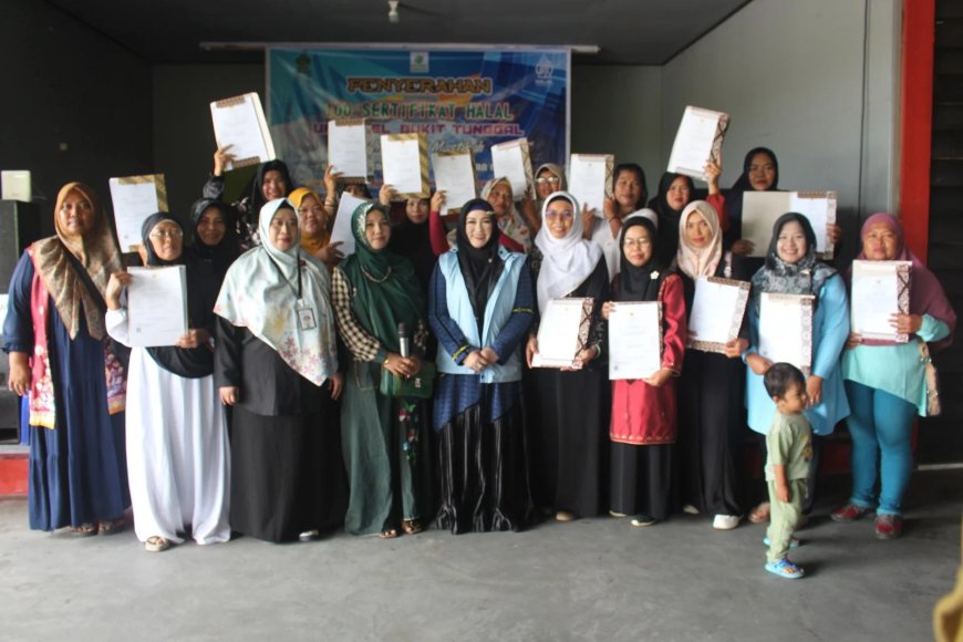 100 UMKM Bukit Tunggal Kota Palangkaraya Terima Sertifikat Halal